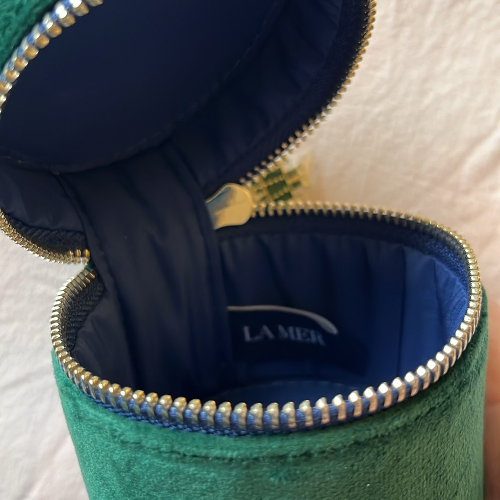 NIB La Mer Velvet Emerald Green Cylindrical Regimen Case. - Picture 5 of 9